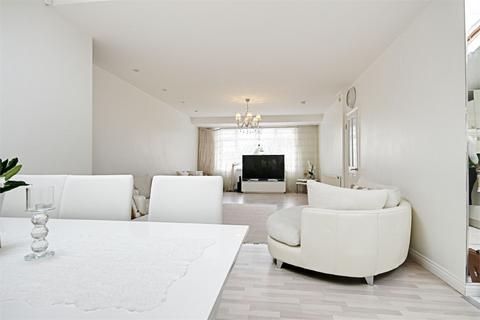 4 bedroom terraced house to rent, Cedar Avenue, ENFIELD, Middlesex, EN3