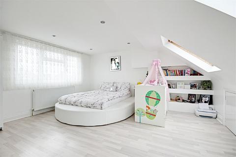 4 bedroom terraced house to rent, Cedar Avenue, ENFIELD, Middlesex, EN3