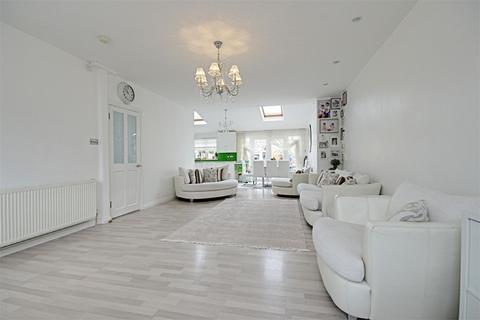 4 bedroom terraced house to rent, Cedar Avenue, ENFIELD, Middlesex, EN3