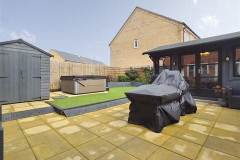 3 bedroom semi-detached house for sale, Cullyer Crescent, Wymondham, Norfolk, NR18