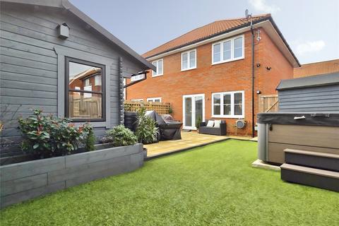 3 bedroom semi-detached house for sale, Cullyer Crescent, Wymondham, Norfolk, NR18