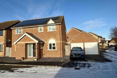 4 bedroom detached house for sale, Valley Walk, Felixstowe, IP11