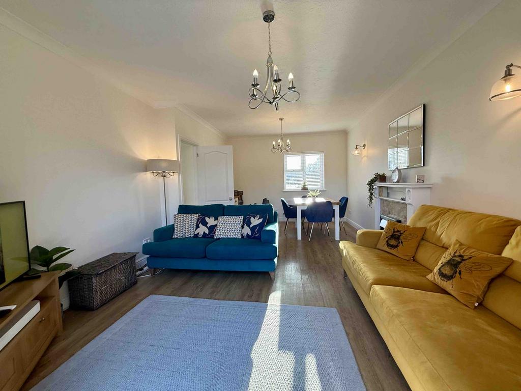 Lounge/dining room