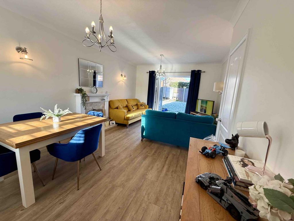 Lounge/dining room