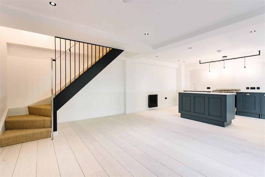 MB number 4 fonthill mews 40.jpg