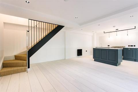 undefined, Fonthill Mews, Finsbury Park