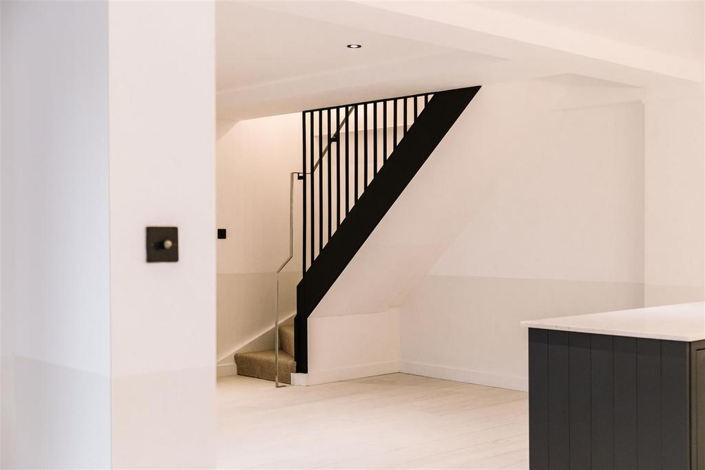 MB number 4 fonthill mews 02.jpg