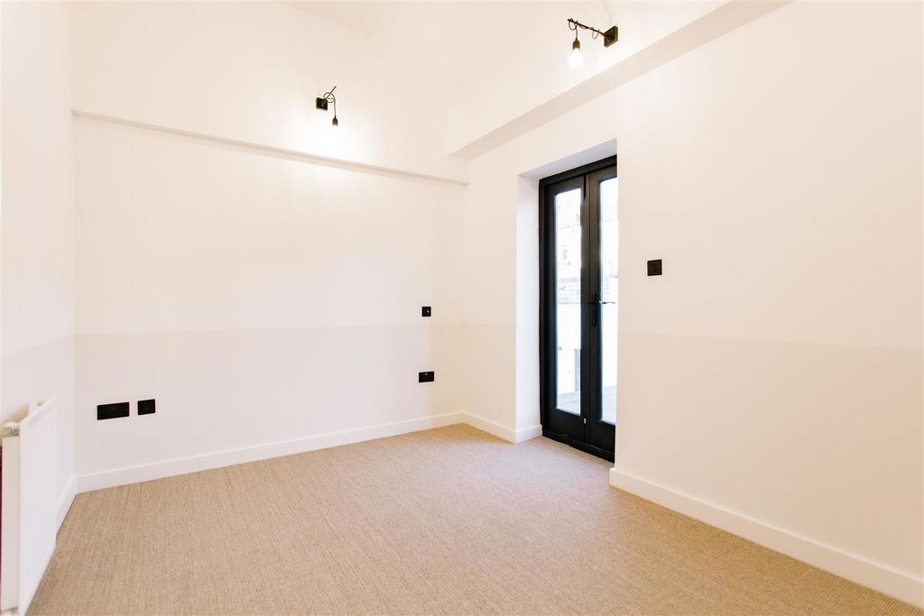MB number 4 fonthill mews 18.jpg
