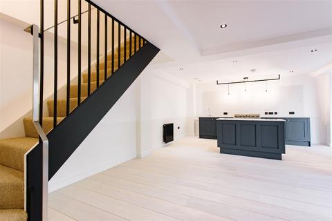 undefined, Fonthill Mews, Finsbury Park