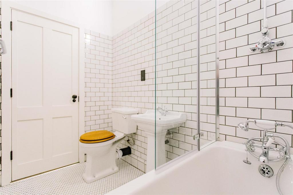 MB number 4 fonthill mews 20.jpg