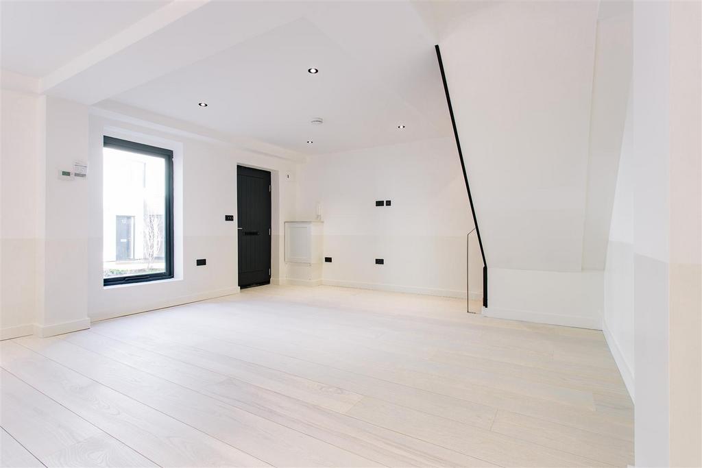 MB number 4 fonthill mews 45.jpg