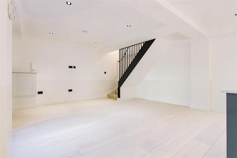 undefined, Fonthill Mews, Finsbury Park