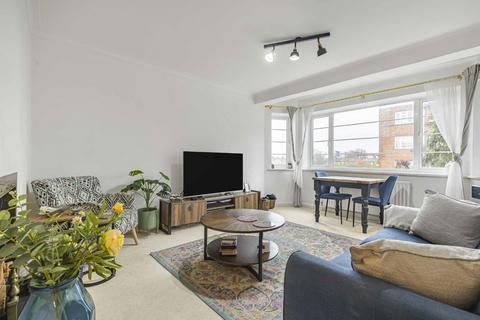 2 bedroom flat to rent, Sheen Court, Richmond TW10