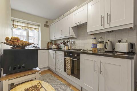 2 bedroom flat to rent, Sheen Court, Richmond TW10