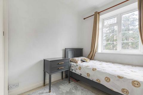 2 bedroom flat to rent, Sheen Court, Richmond TW10