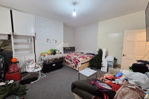 2 bedroom terraced house for sale, Garden Terrace, Dewsbury