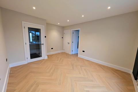 3 bedroom terraced house for sale, Gaunts Way, Letchworth Garden City, SG6 4PP