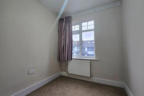 3 bedroom terraced house to rent, Greenway, Kenton, Harrow