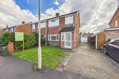 undefined, Nash Close, Farnborough, Hampshire, GU14
