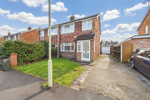 Nash Close, Farnborough, Hampshire, GU14