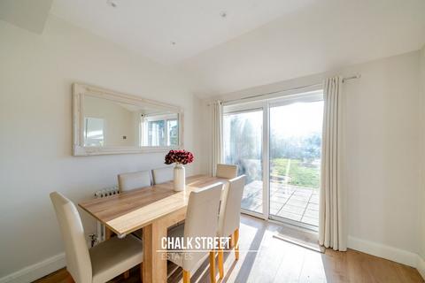 4 bedroom semi-detached house for sale, Glebe Way, Hornchurch, RM11