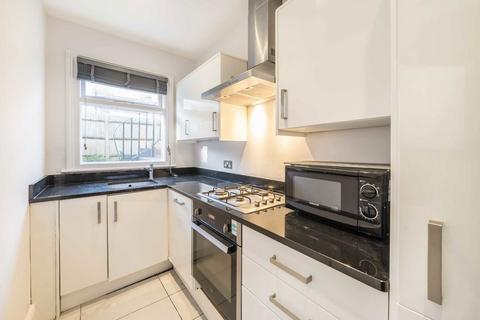 3 bedroom flat for sale, Stapleton Road, London SW17