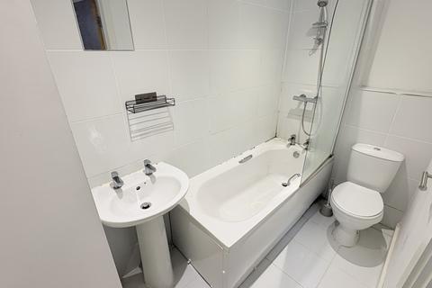 Terraced house to rent, 16 Cross Street, Preston PR1