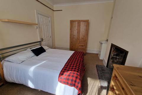 6 bedroom terraced house to rent, St Georges Terrace, Brighton BN2