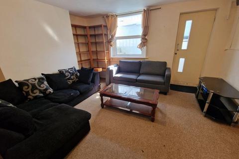 6 bedroom terraced house to rent, St Georges Terrace, Brighton BN2