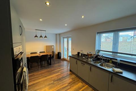 4 bedroom property for sale, Aldermans Drive, Peterborough, PE3