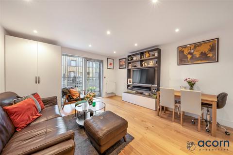 1 bedroom apartment for sale, Arrandene Apartments, Silverworks Close NW9