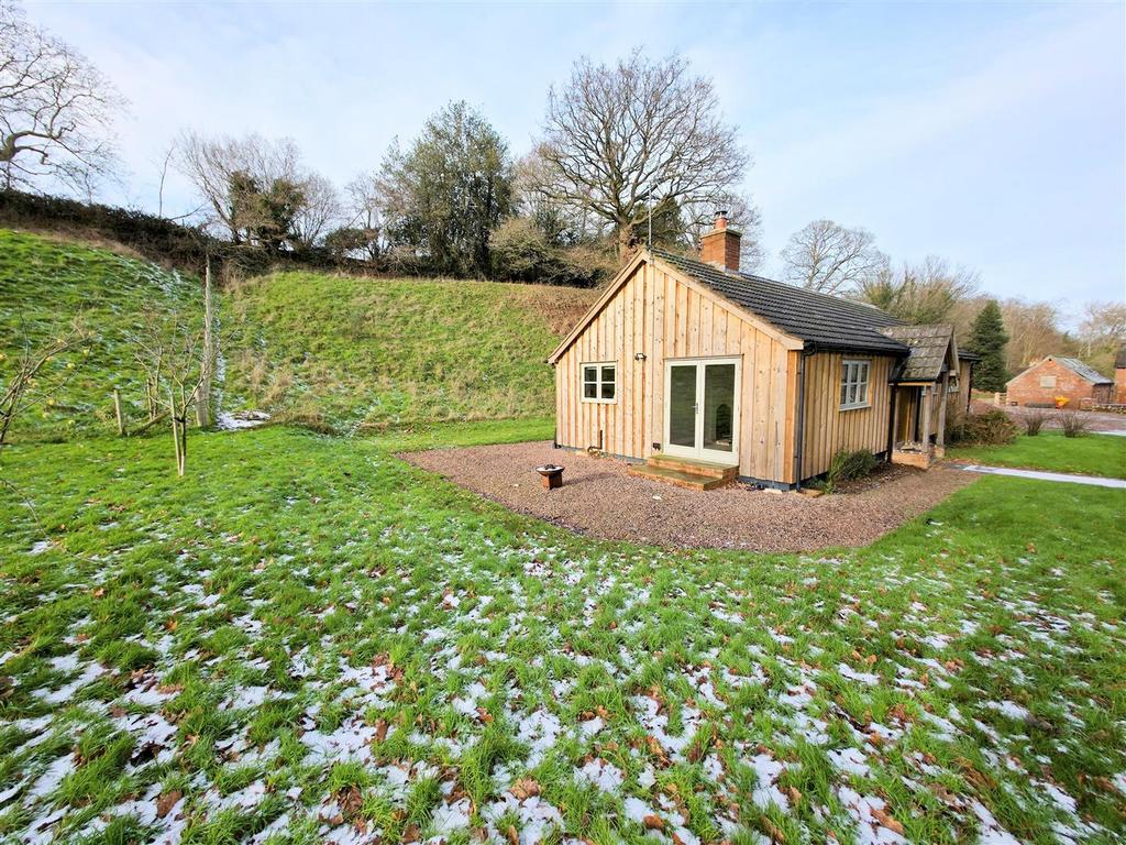 Lower Burcote Farm Bungalow 13