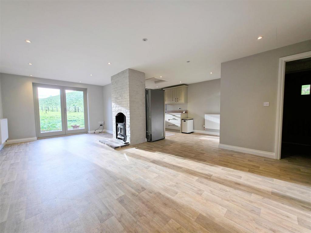 Lower Burcote Farm Bungalow  3