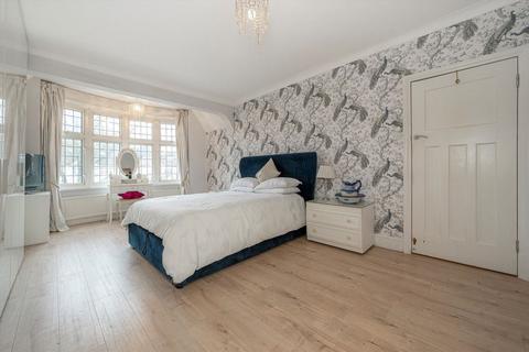 undefined, Strawberry Vale, Twickenham TW1