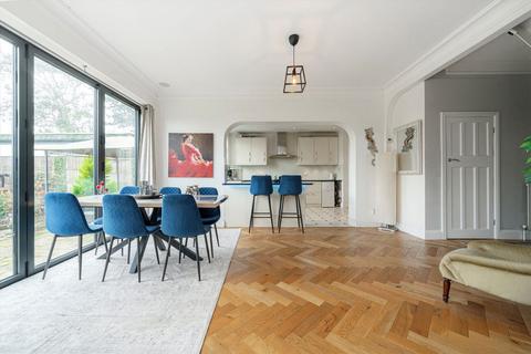 undefined, Strawberry Vale, Twickenham TW1
