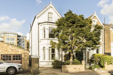 2 bedroom flat to rent, Arlington Gardens, London W4