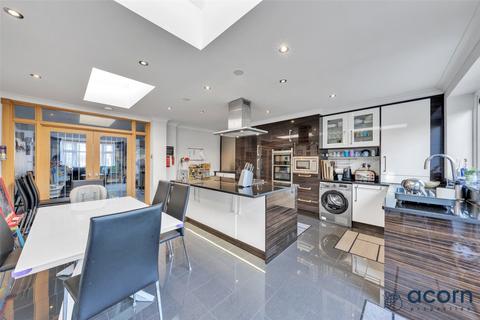 4 bedroom terraced house for sale, Colin Gardens, Colindale NW9