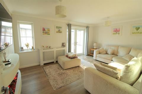 4 bedroom detached house for sale, Stangate Drive, Iwade, Sittingbourne