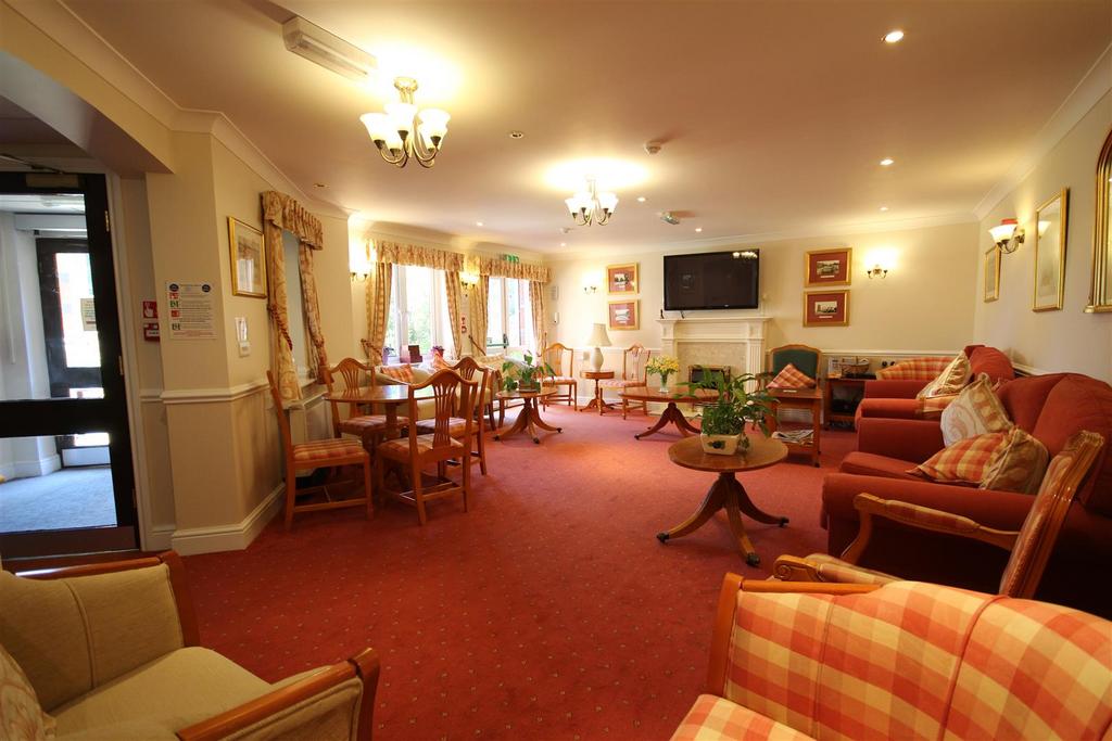 Communal Lounge