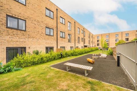 3 bedroom flat for sale, Plum Mews, London, SW17