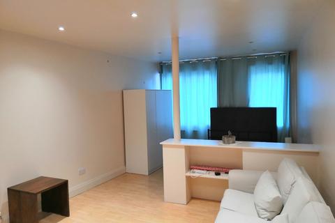 Studio to rent, Copperfield Street, Southwark, London