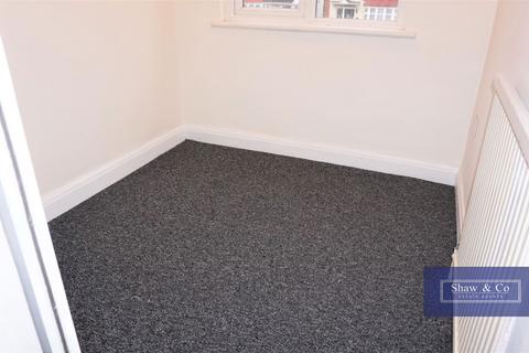 3 bedroom detached house to rent, Waltham Avenue, Hayes