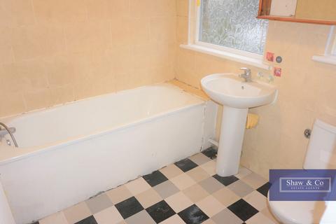 3 bedroom detached house to rent, Waltham Avenue, Hayes