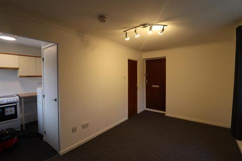 Studio to rent, Black Prince Avenue, Coventry CV3