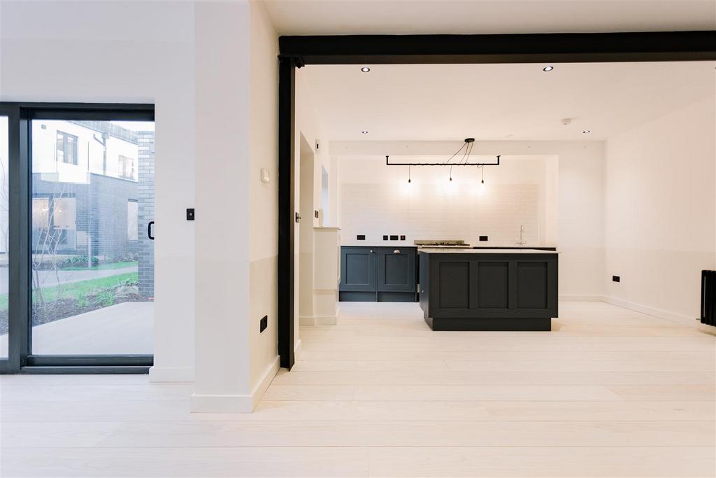 MB number 13 fonthill mews 25.jpg