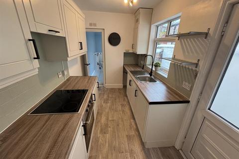 2 bedroom terraced house to rent, Bradford Terrace, Stoke-On-Trent