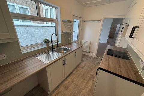 2 bedroom terraced house to rent, Bradford Terrace, Stoke-On-Trent