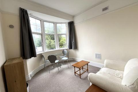 2 bedroom apartment to rent, Falmouth