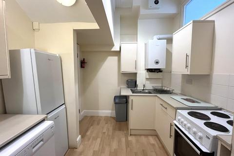 2 bedroom apartment to rent, Falmouth