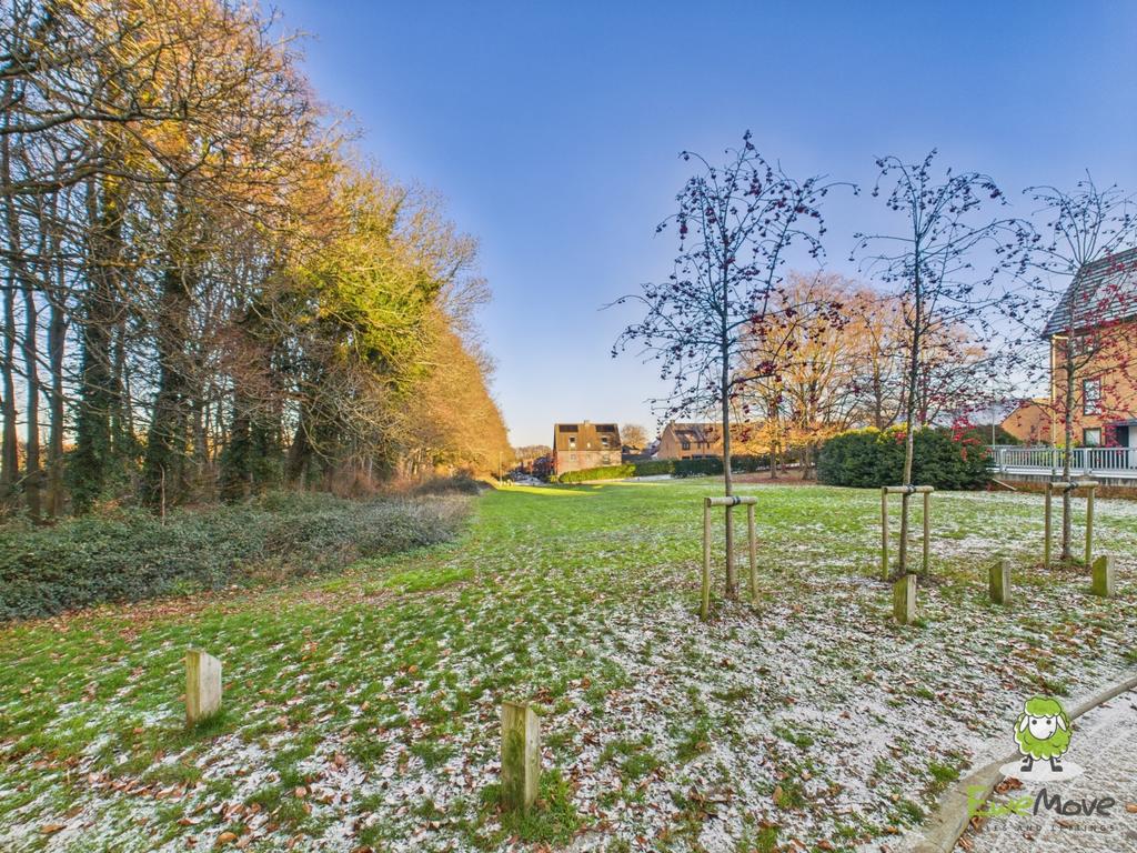 Ewe Move Estate Agents Basingstoke - Fairway Road